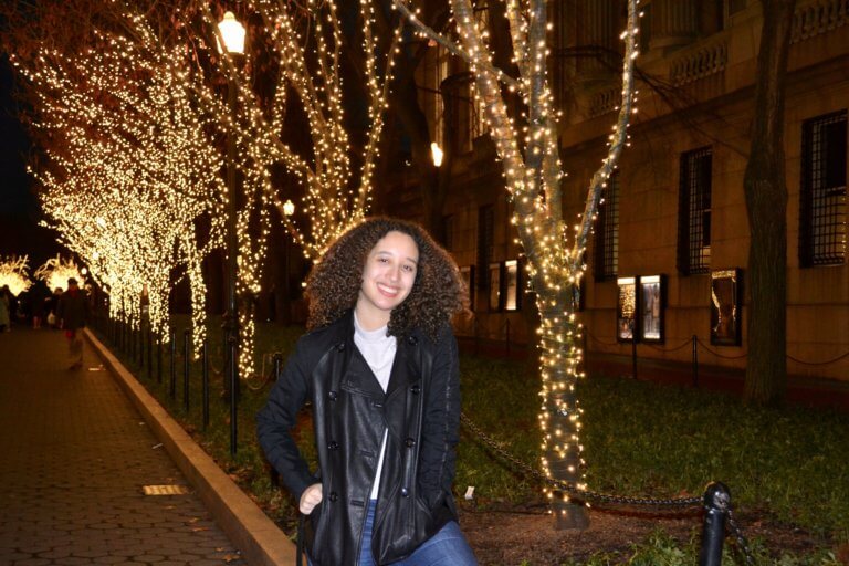 Alumna Janisse smiling