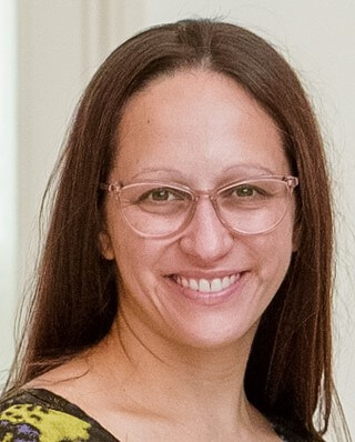 Christina Braganza headshot